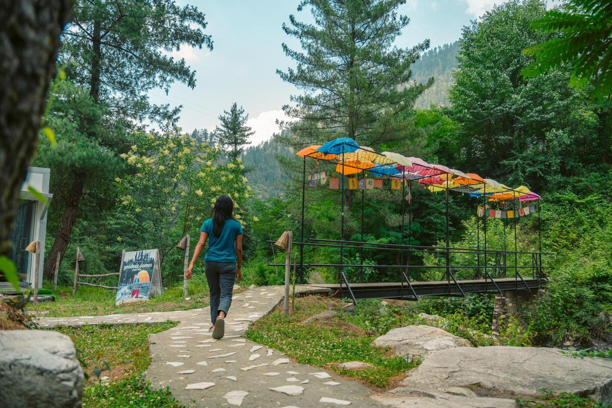 Whoopers Boutique Resort Jibhi Bagian luar foto