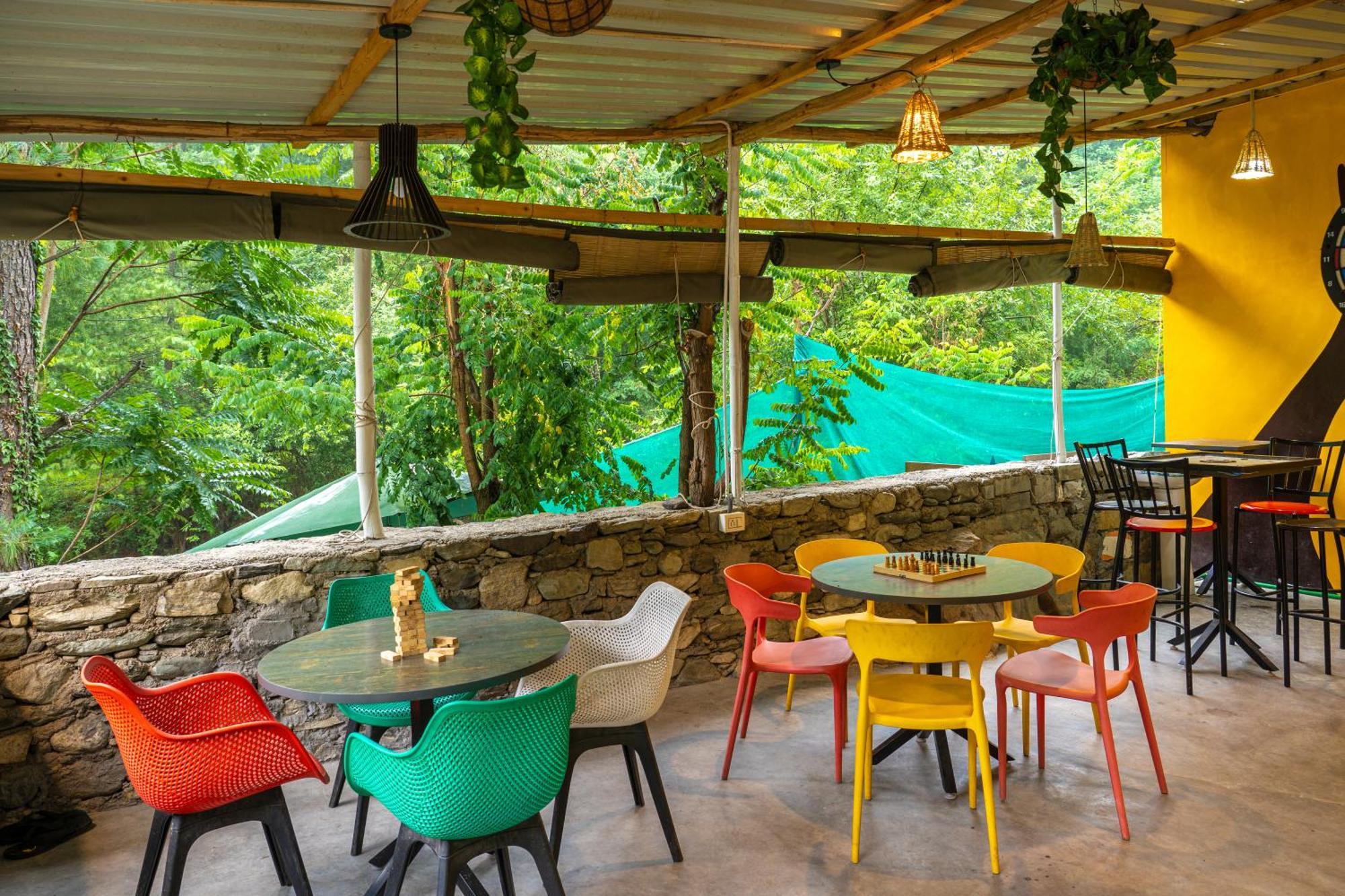 Whoopers Boutique Resort Jibhi Bagian luar foto