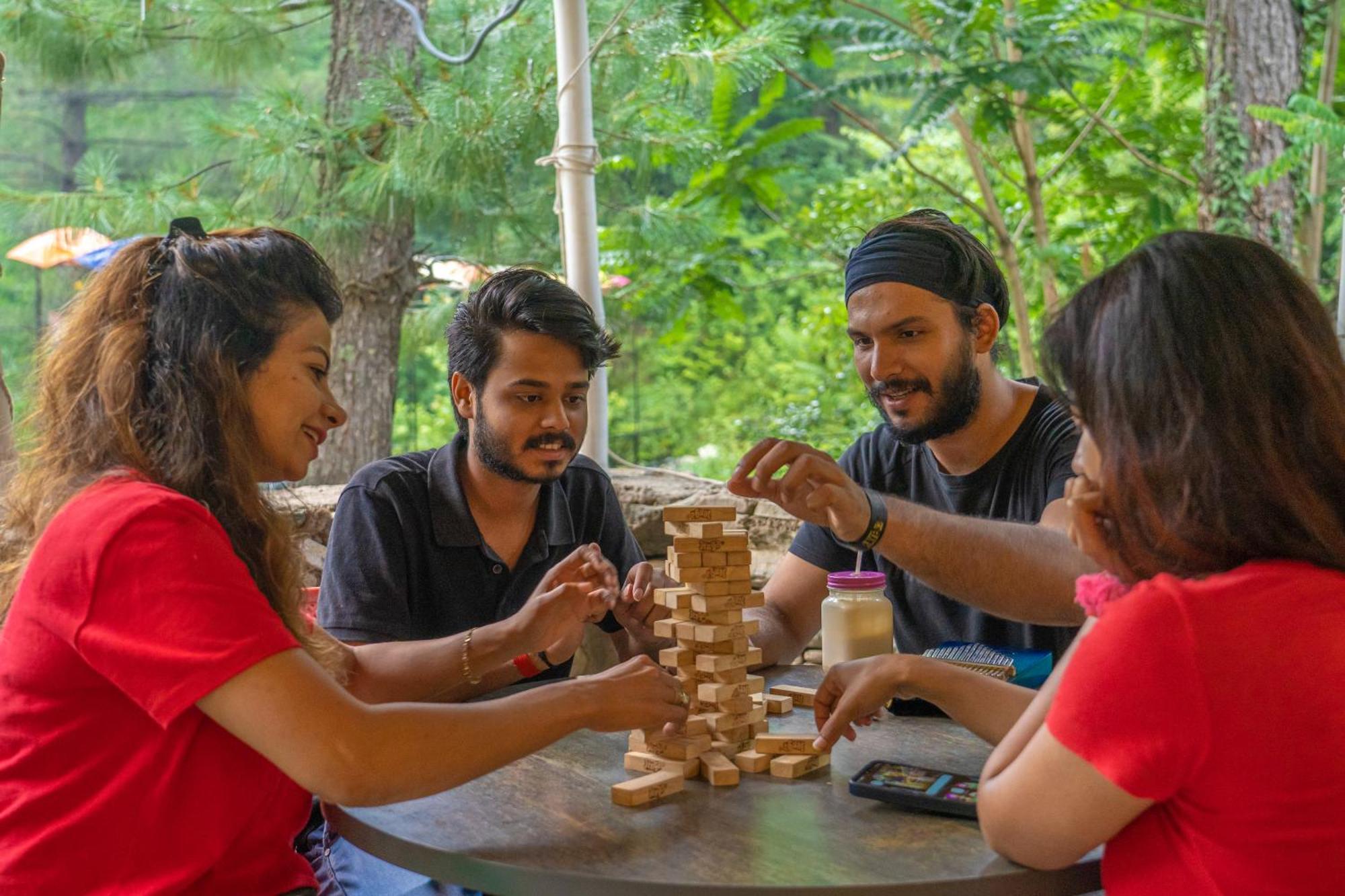 Whoopers Boutique Resort Jibhi Bagian luar foto