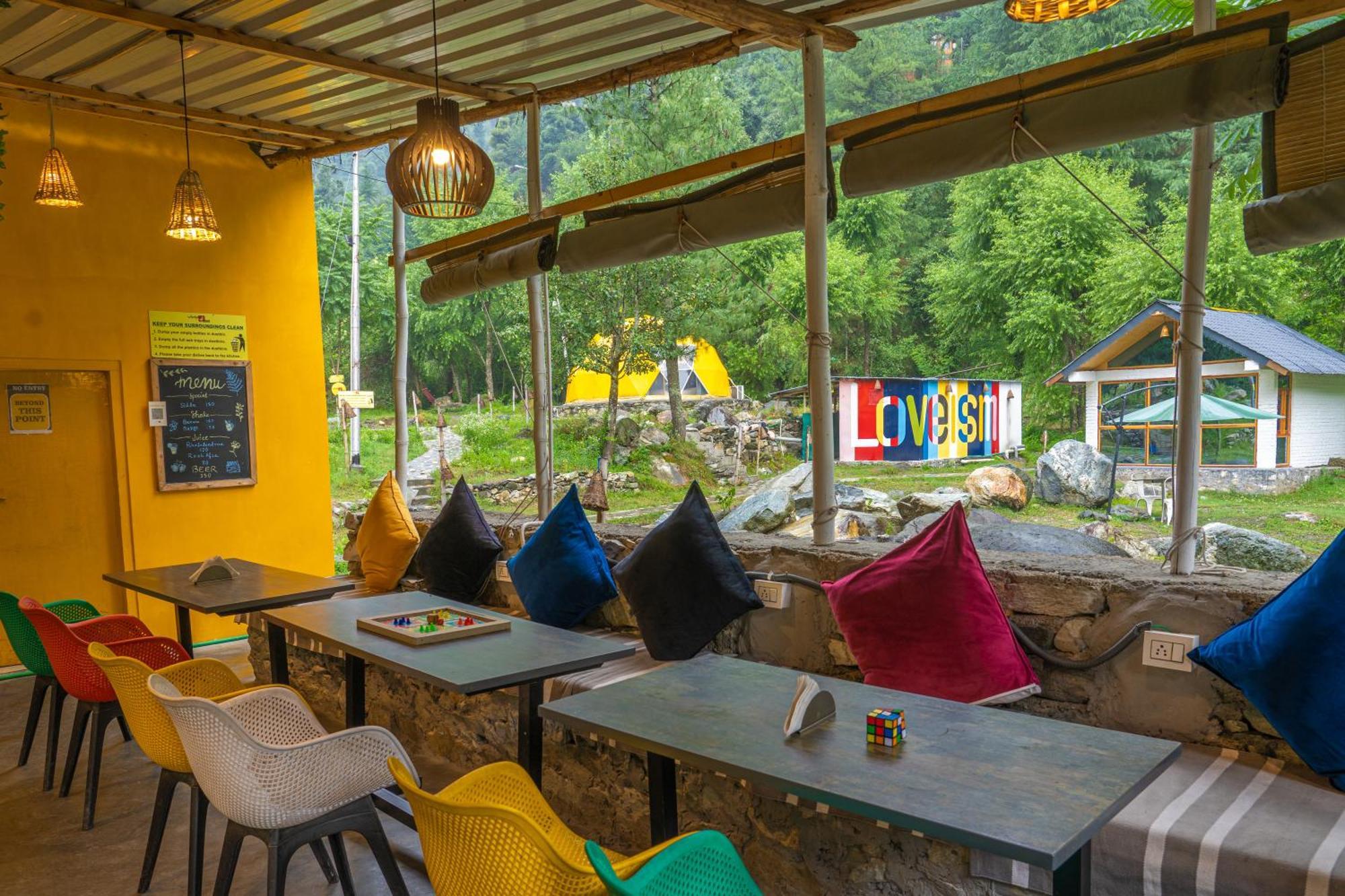 Whoopers Boutique Resort Jibhi Bagian luar foto