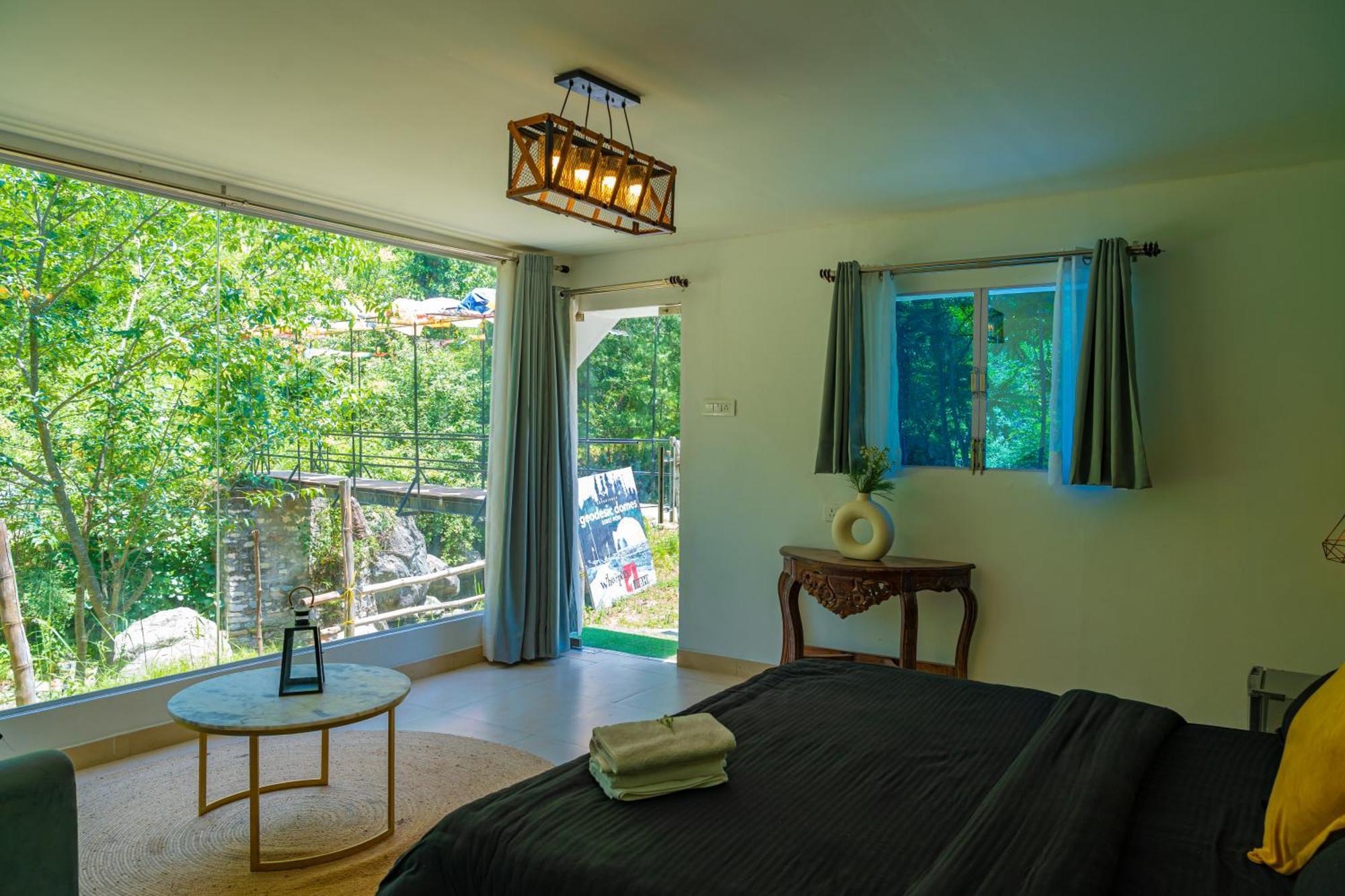 Whoopers Boutique Resort Jibhi Bagian luar foto
