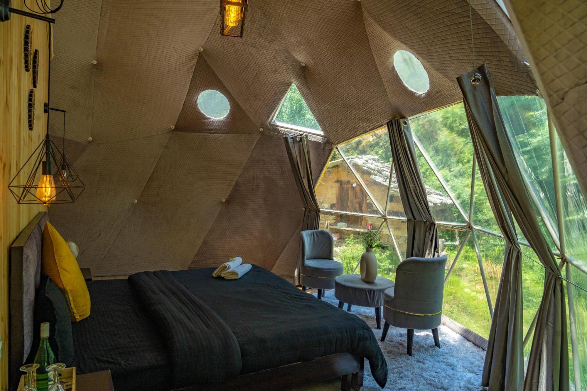 Whoopers Boutique Resort Jibhi Bagian luar foto