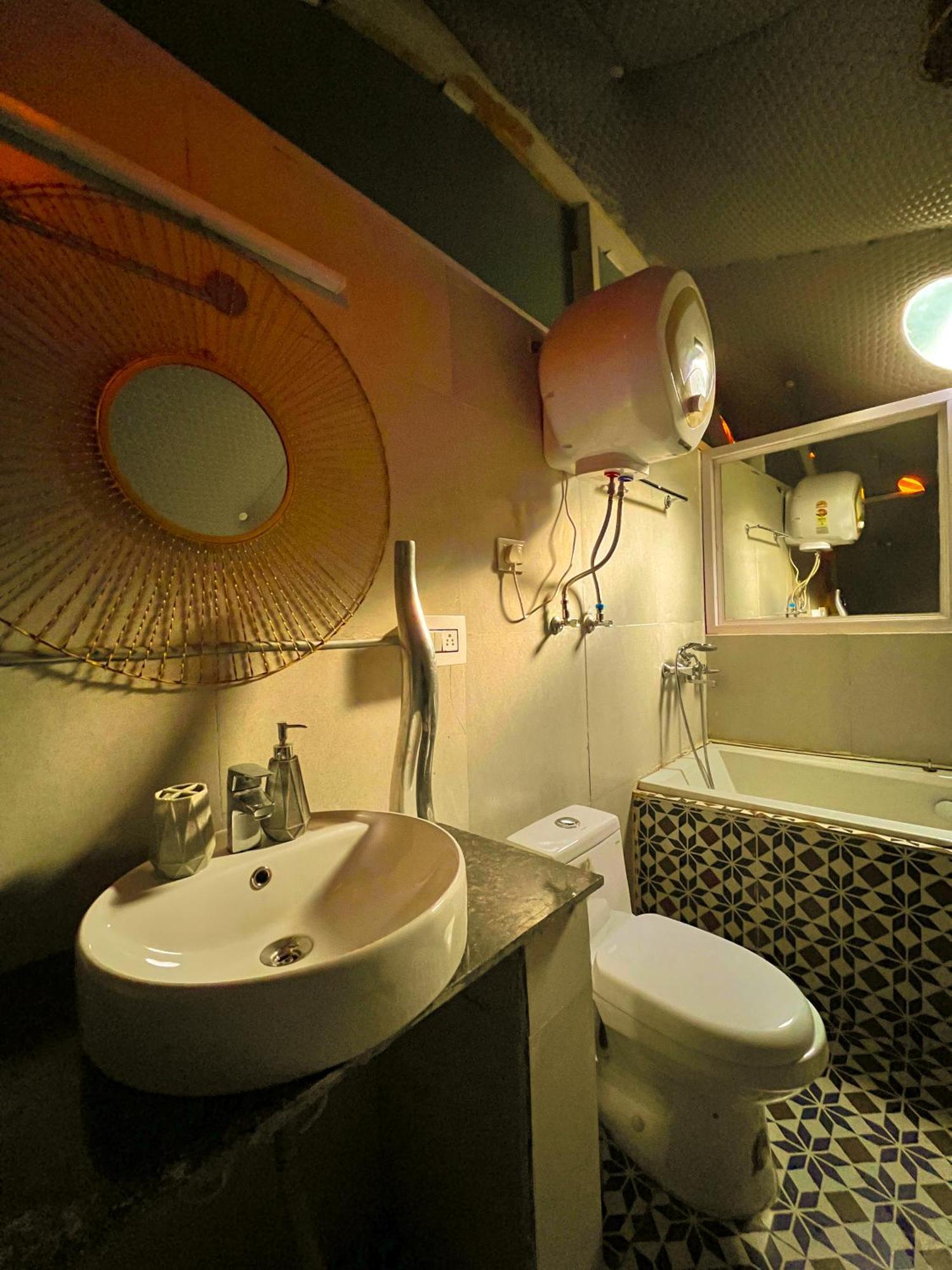 Whoopers Boutique Resort Jibhi Bagian luar foto