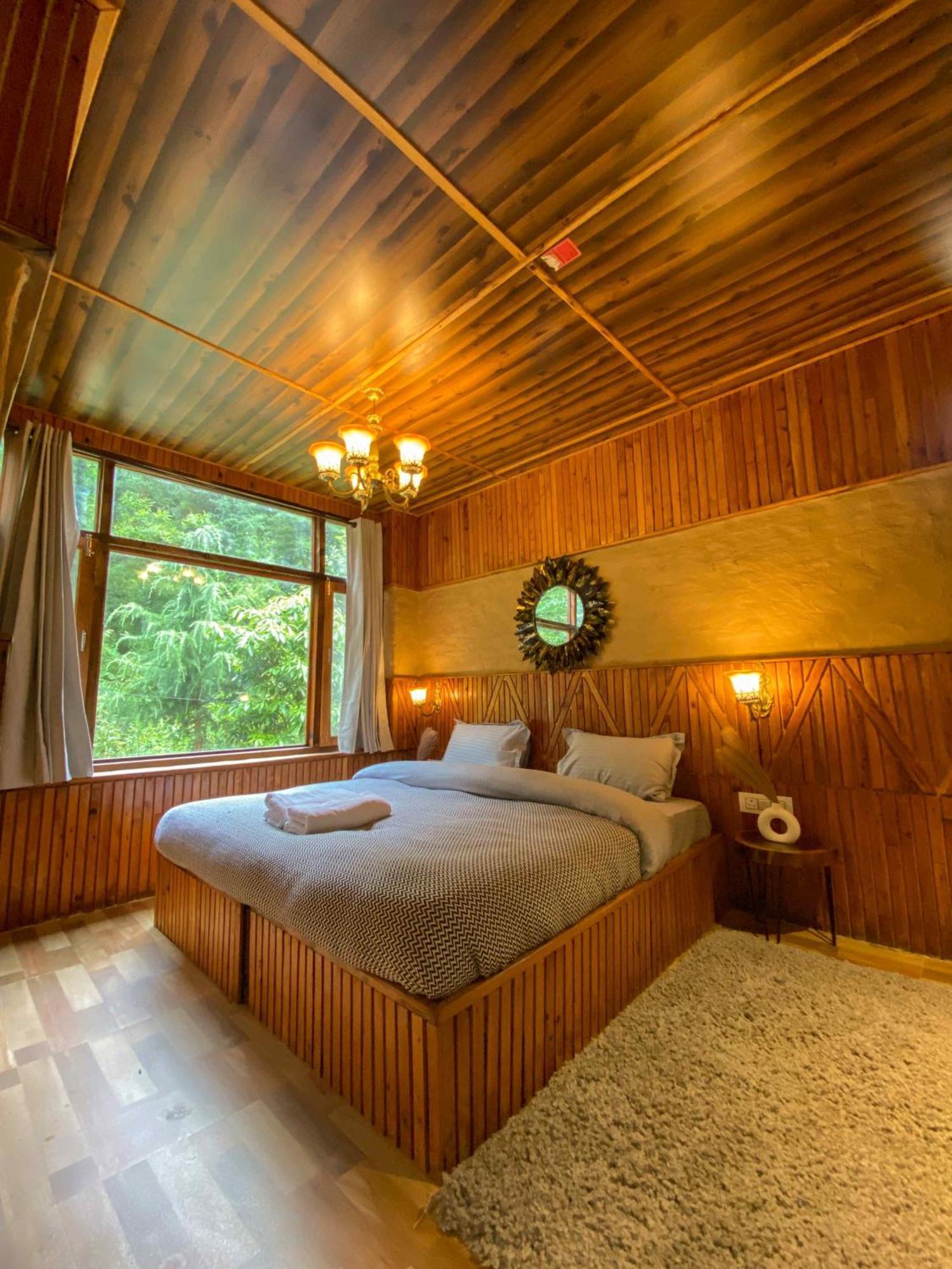 Whoopers Boutique Resort Jibhi Bagian luar foto