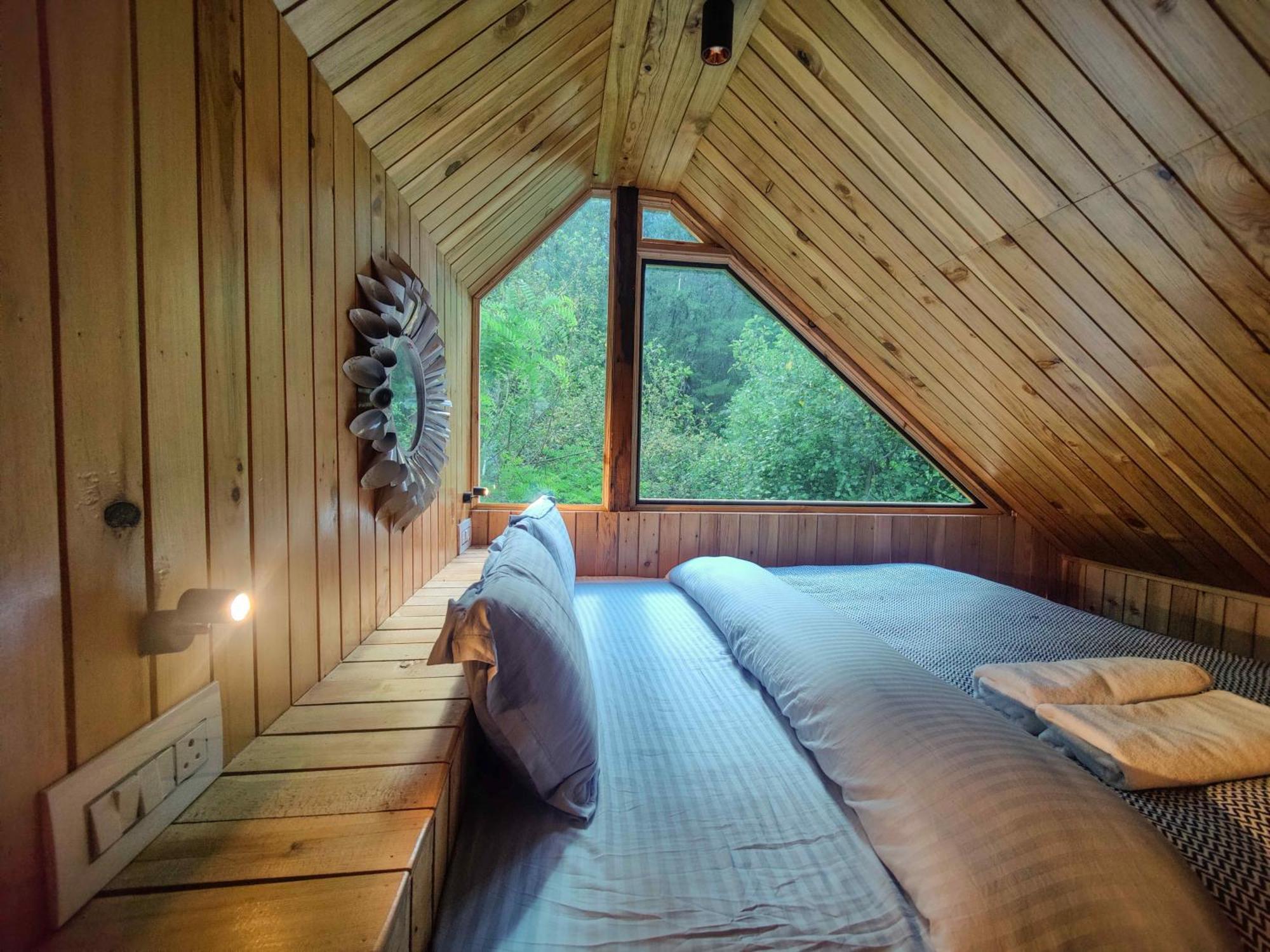 Whoopers Boutique Resort Jibhi Bagian luar foto