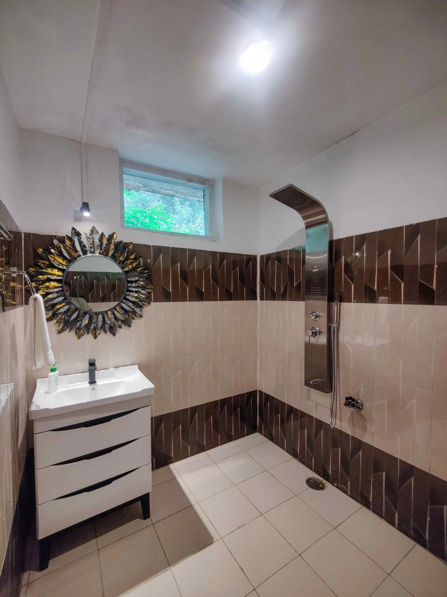 Whoopers Boutique Resort Jibhi Bagian luar foto