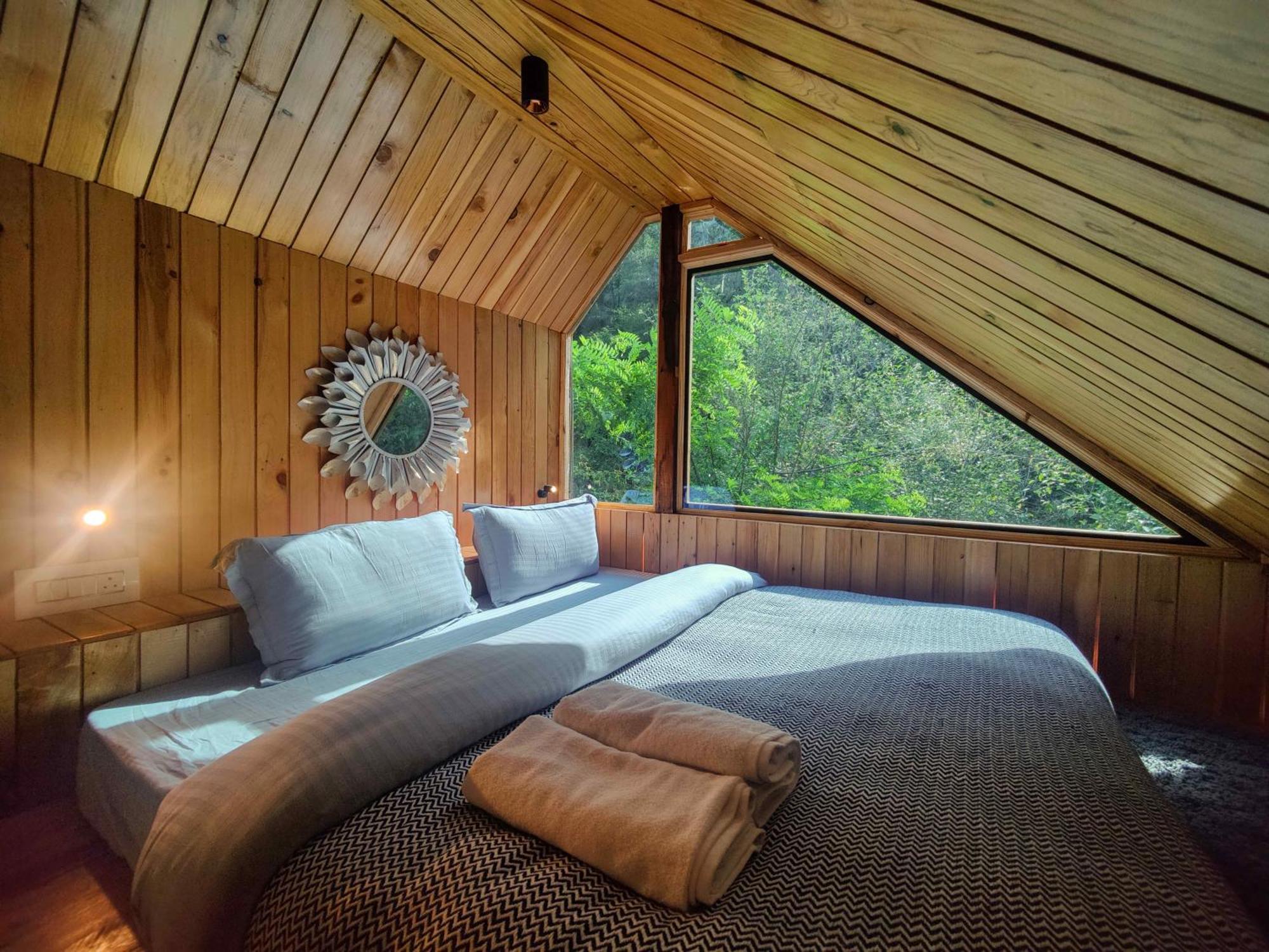 Whoopers Boutique Resort Jibhi Bagian luar foto